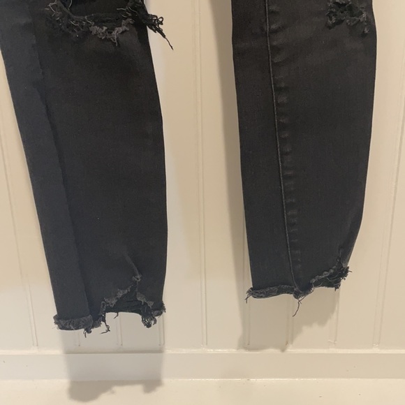 A&F Simone high rise black ripped jeans size 25 - Picture 3 of 9